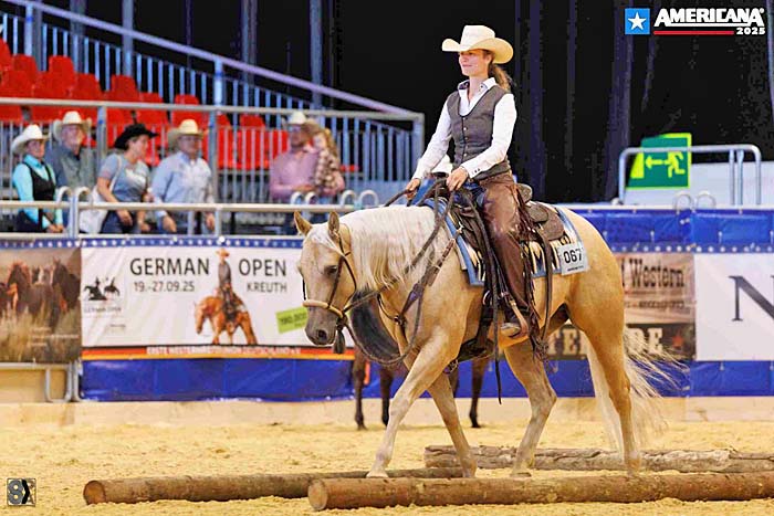 Sabine Lamberts auf „Steadys Little Tari“ © 8 Photo Agency