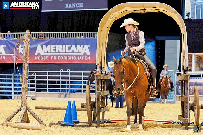 Annika Riggenbach auf „Aj Dry Dunnit“ © 8 Photo Agency