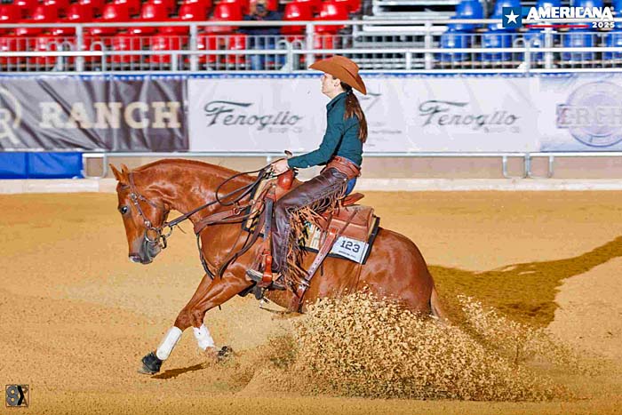 Johanna Raab auf „Ruffy Spookinf Off“ © 8 Photo Agency